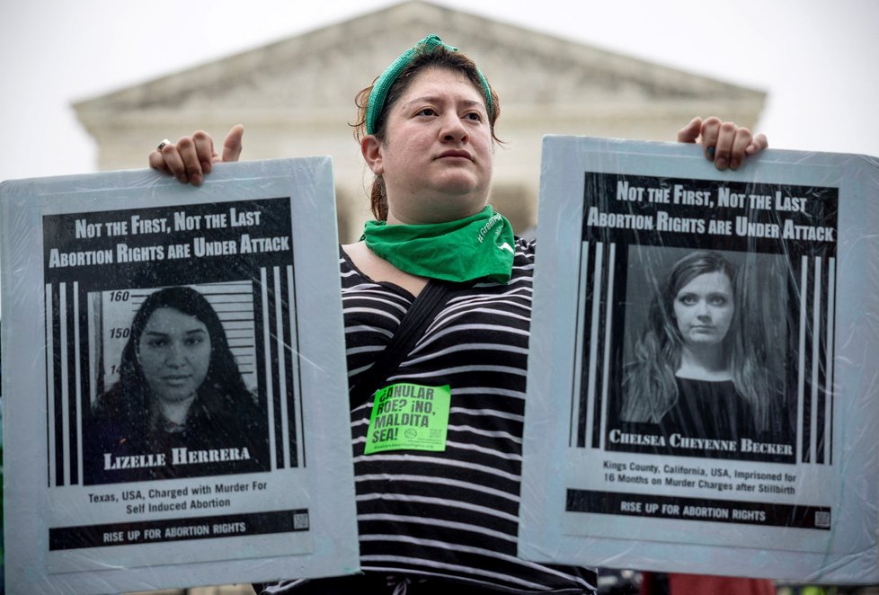 Protesty proti zákazu potratů v USA (23. 6. 2022)