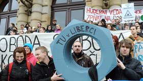 Někteří studenti přijeli do Prahy protestovat až z Liberce