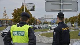 Taxikáři i řidiči Uberu od 4. října čelí přísnějším kontrolám pražského magistrátu (ilustrační foto).