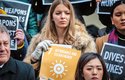 Den po letošním vyhlášení následovaly v USA protesty za zelenou energii či zákaz jaderných zbraní