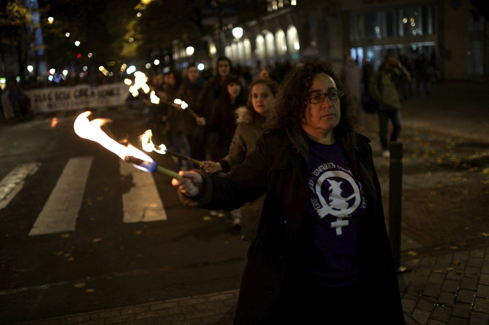 Demonstrace proti násilí na ženách.