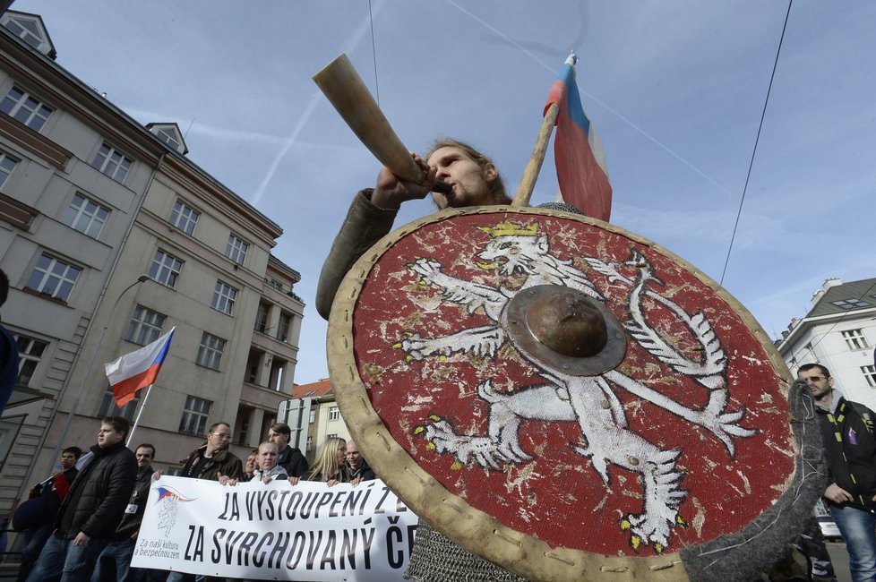 Protesty v Praze: Pochod z Vítězného náměstí proti politice české vlády (6.2.2016)