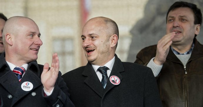 Šéf Bloku proti islámu Martin Konvička na demonstraci na Hradčanském náměstí (6. 2. 2016)