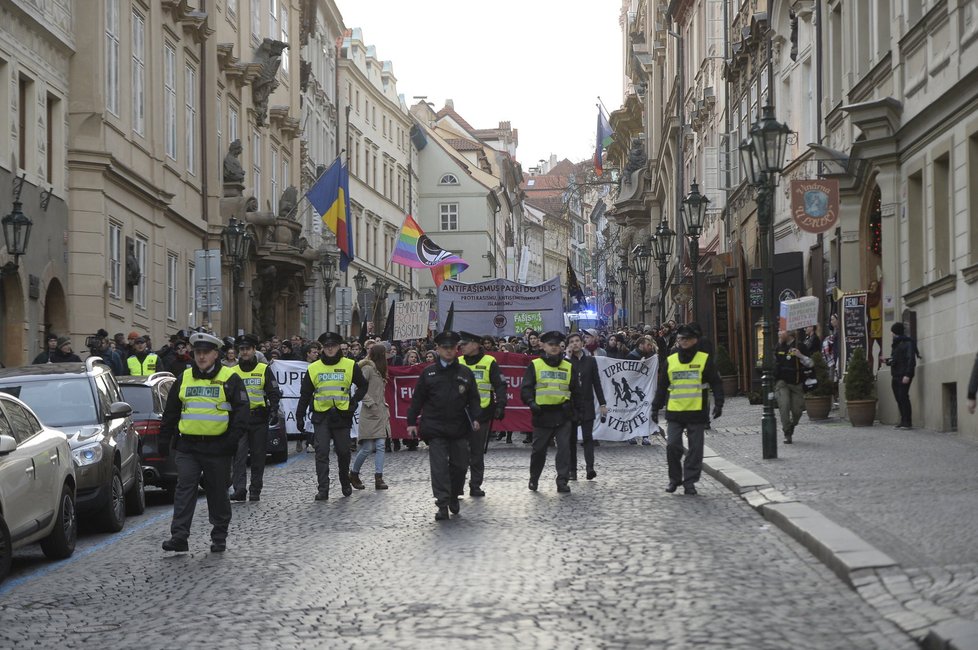 Pochod na podporu uprchlíků a proti rasismu a xenofobii (6. února 2016)