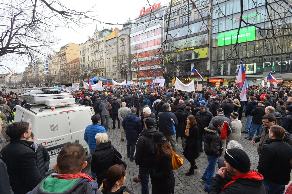 Protiislámská demonstrace okamurovců na Hradčanském náměstí