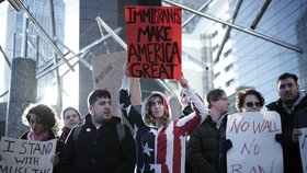 Protesty proti migračním příkazům amerického prezidenta Donalda Trumpa