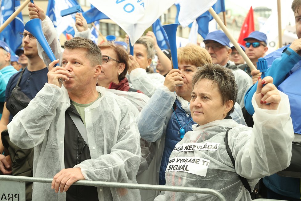 Protest odborářů na Václaváku v říjnu 2022