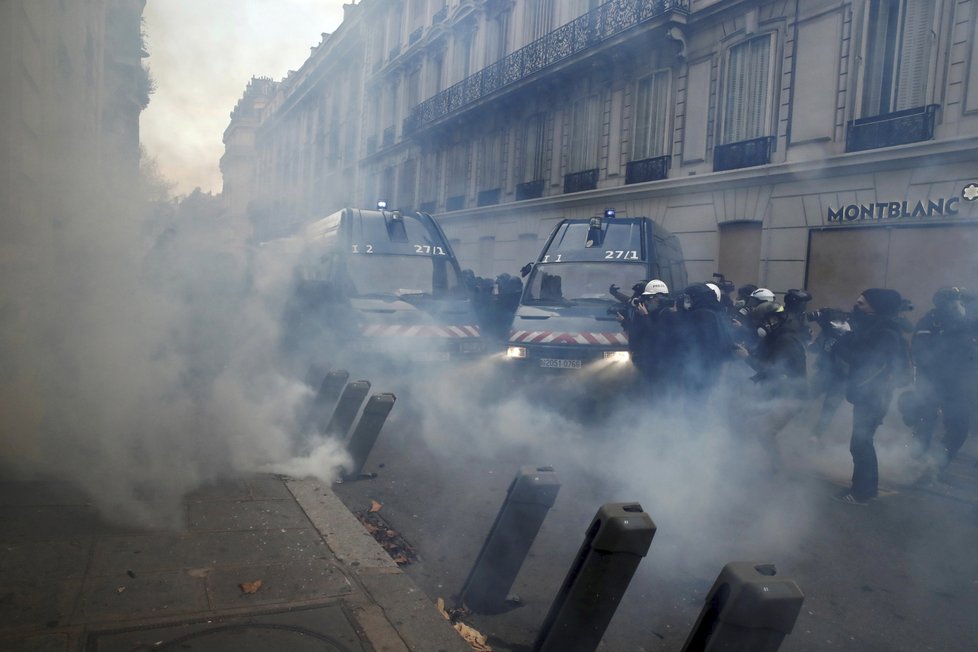 Protesty žlutých vest v Paříži (8.12.2018)