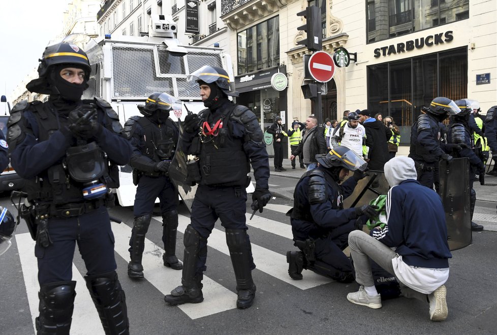 Protesty žlutých vest v Paříži (8.12.2018)