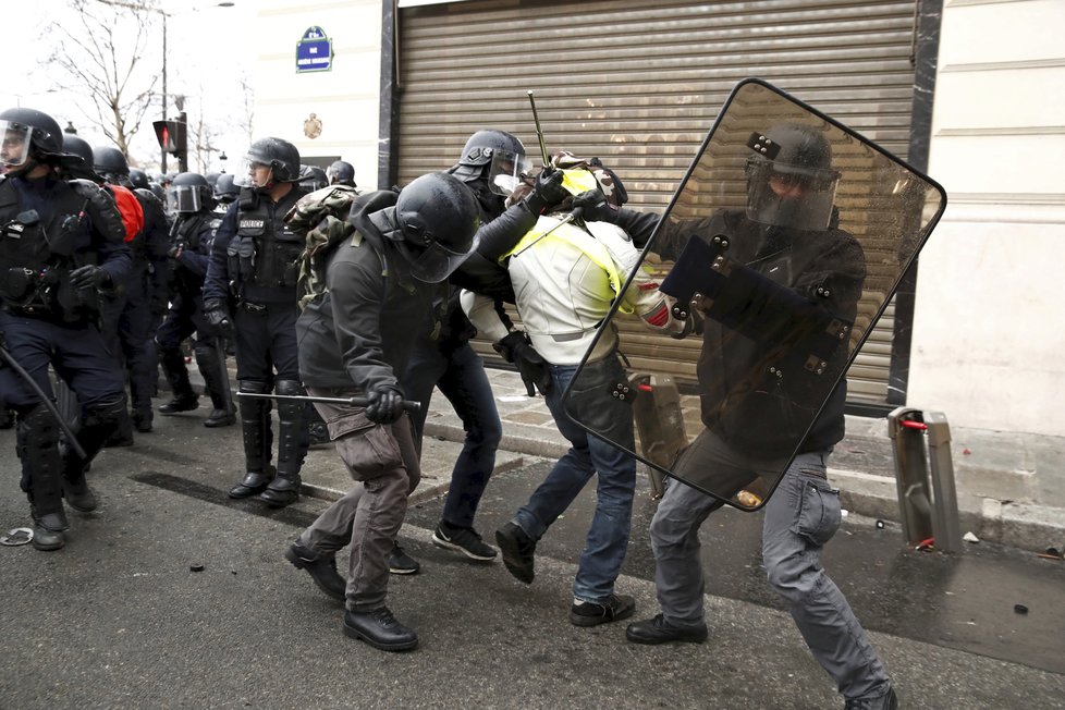 Protesty žlutých vest v Paříži (8.12.2018)