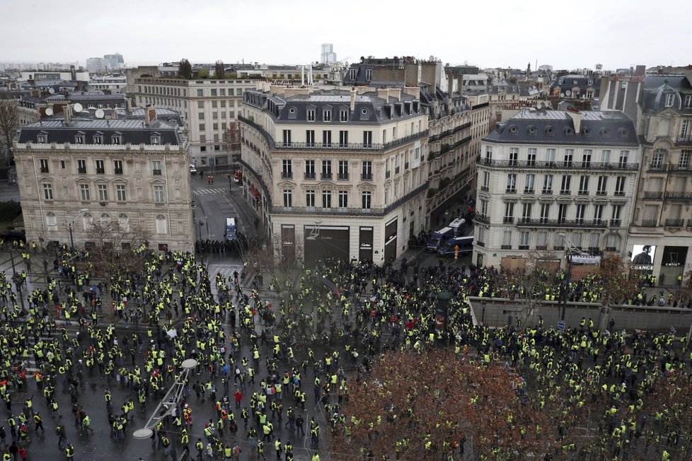 Protesty žlutých vest v Paříži (8.12.2018)