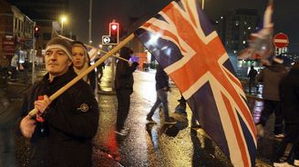 Boj o vlajku v Ulsteru trvá