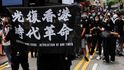 Policie v Hongkongu použila slzný plyn k rozehnání demonstrace proti zákonu o národní bezpečnosti navrhovanému Pekingem.