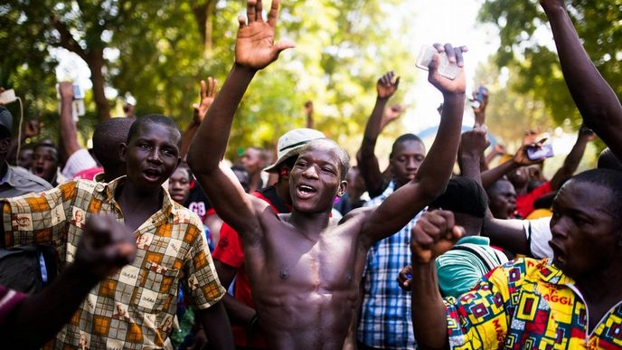 Protesty v metropoli Burkiny Faso Ouagadougou