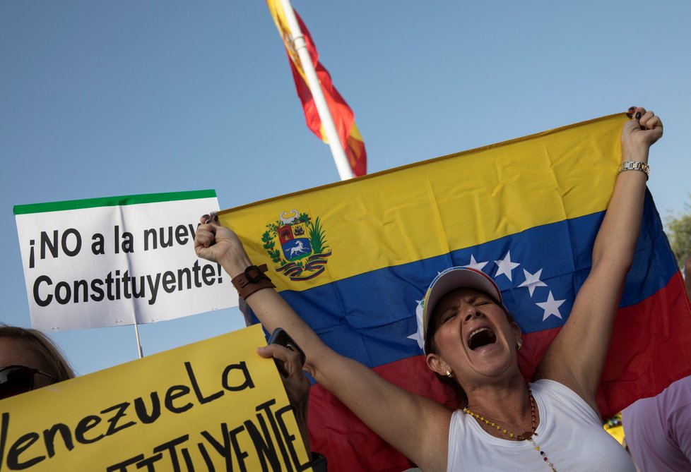 Protesty Venezuelanů v Madridu