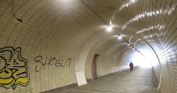 Tunel mezi Žižkovem a Karlínem.