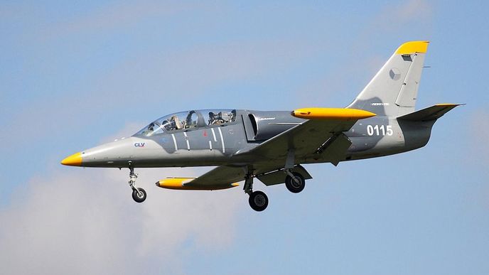 Proudový cvičný letoun L-39