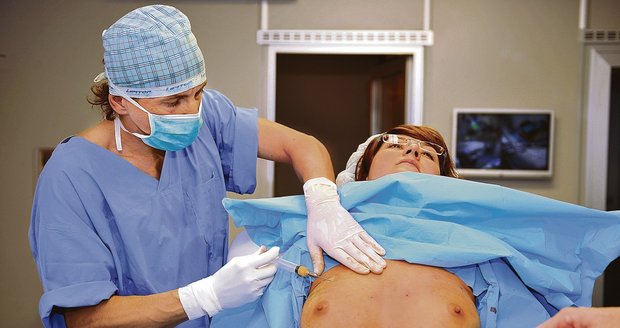 Podle expertů  třetina žen opustí po operaci prsou svého partnera.
