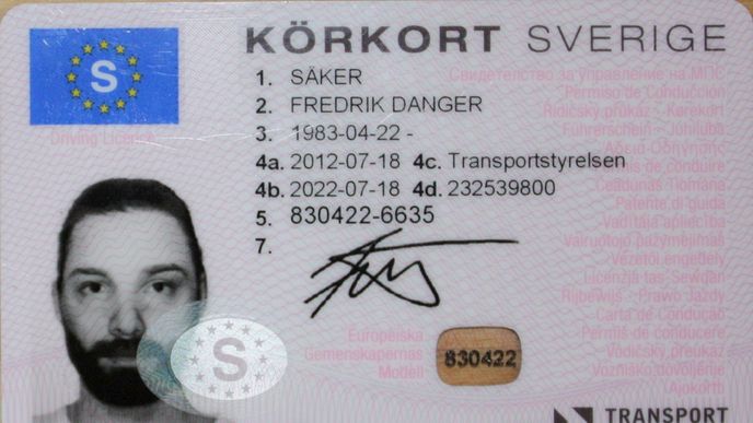 Fredrik Saker na řidičském průkazu. Platném? Fredrik Saker na řidičském průkazu. Platném?