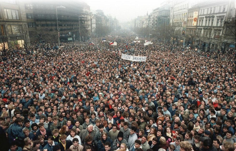 Sametová revoluce.