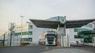 Mladá Boleslav v noci utichne. Škoda Auto ruší další směny kvůli nedostatku čipů