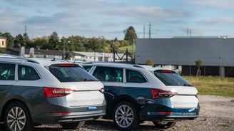 Český průmysl stagnuje už několikátý měsíc v řadě, automobilky silně brzdí