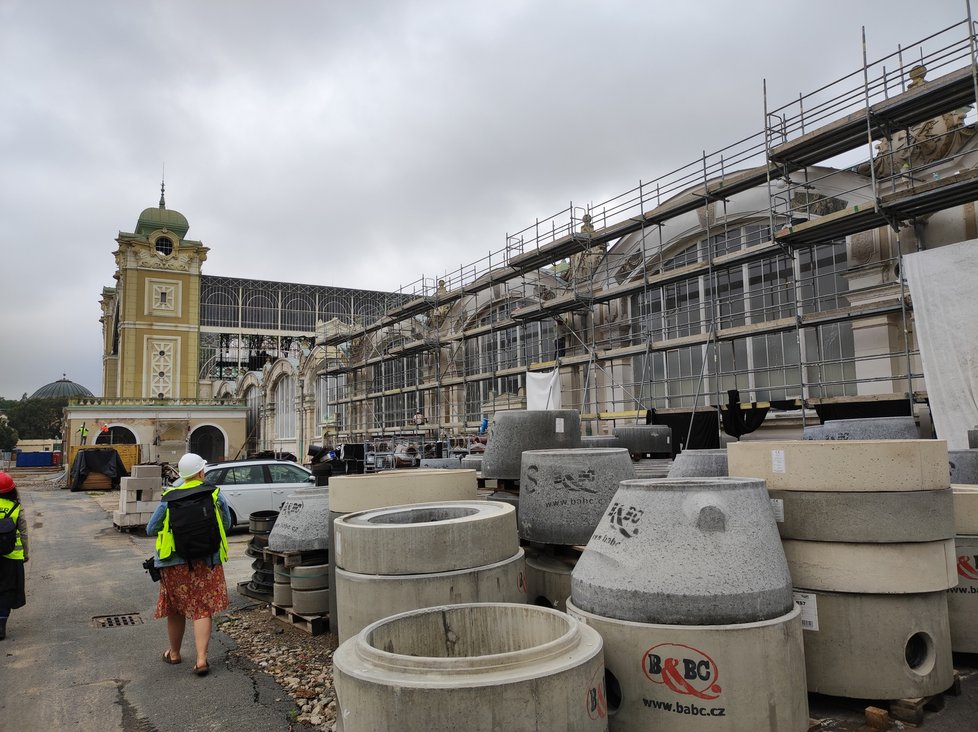 Rekonstrukce Průmyslového paláce v srpnu 2022. 