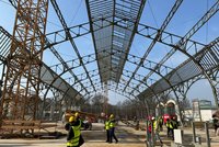 Uvnitř Průmyslového paláce po dvou letech rekonstrukce: Levé křídlo se prodraží. Je o něj zájem