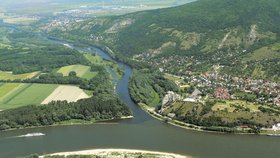 Vodní koridor D-O-L, počátek trasy u Děvína na Slovensku