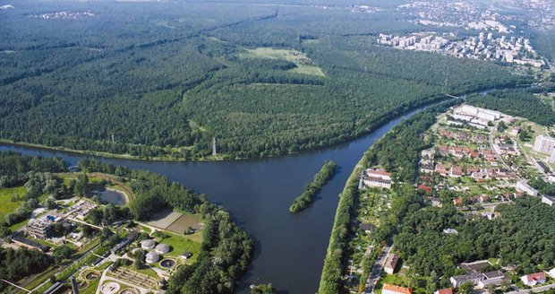 Kanál Dunaj-Odra-Labe by stál 600 miliard. Kamionů by zmizel jen zlomek, ukázala studie