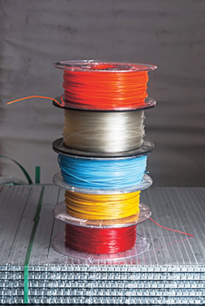 Přidávání pigmentů filamenty různě obarvuje