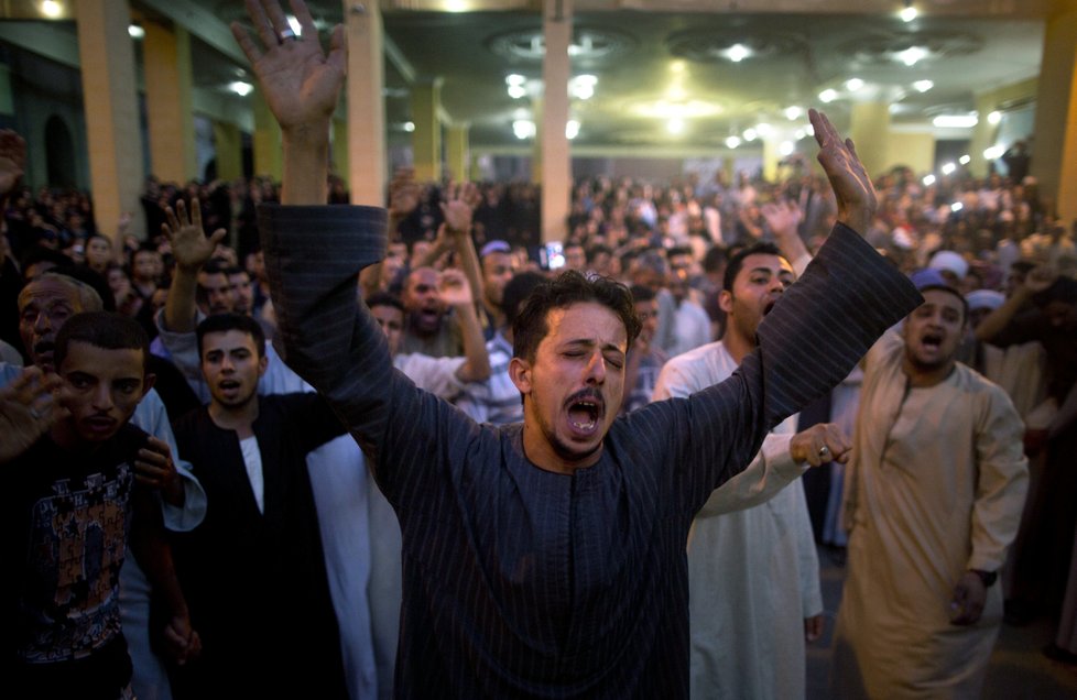 Pohřební průvod, pieta za koptské křesťany zabité při teroristickém útoku v Egyptě