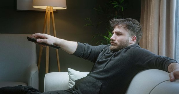 Padesát procent dospělých bydlí stále u rodičů