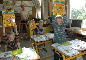 Tři prvňáčci nastoupili do základní školy v Hrčavě.