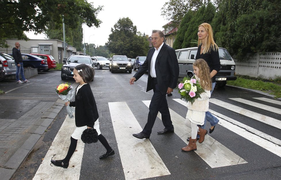 Karel Gott tráví se svou rodinou veškerý volný čas.