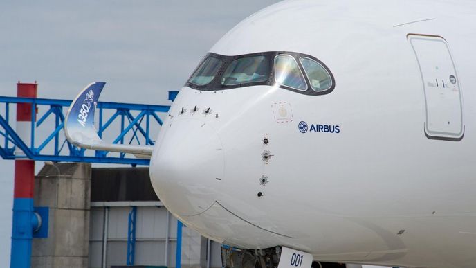 První Aribus A350 dostal finální nátěr