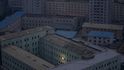 První cena v kategorii Každodenní život, Damir Sagolj, Bosna a Hercegovina: Obraz zakladatele KLDR, Kim Il-Sunga zdobí budovu v hlavním městě Pchjongjangu