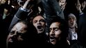 První cena v kategorii všeobecné události, Ital Alex Majoli: Prostestující křičí, skandují a řvou na káhirském náměstí Tahrír