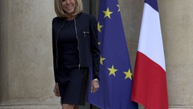 Macronova manželka Brigitte bude plnit oficiální reprezentativní roli.
