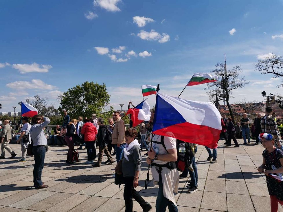 Prahou prošel na 1. máje pochod za mír, zamířilna Vítkov (1.5.2023)