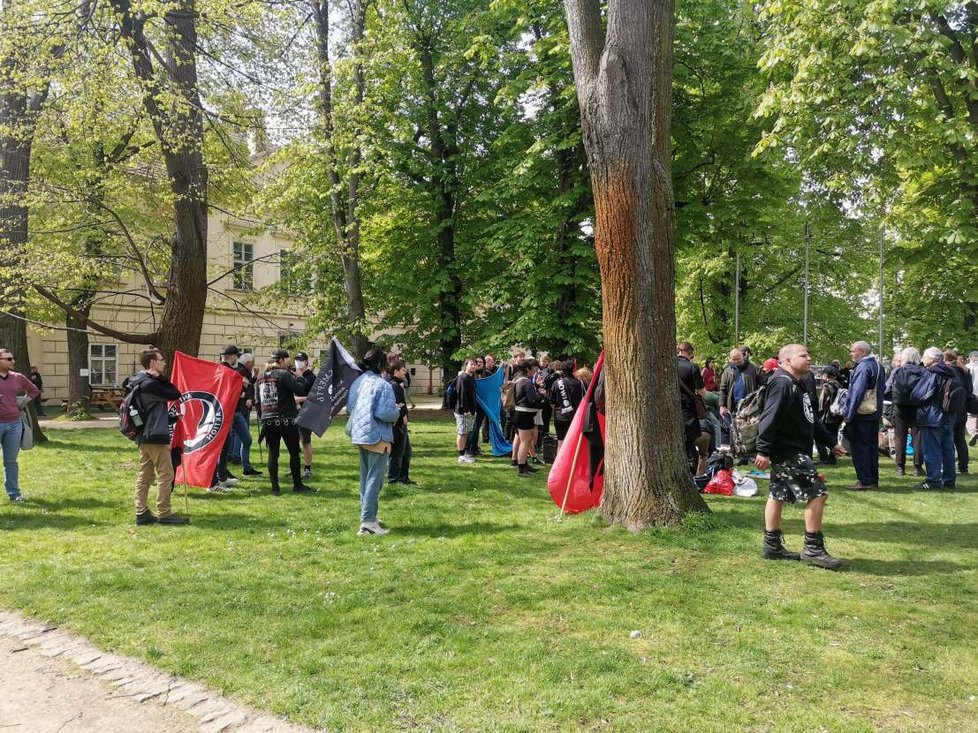 Prvomájové akce a demonstrace: Střelecký ostrov v Praze (1.5.2023)