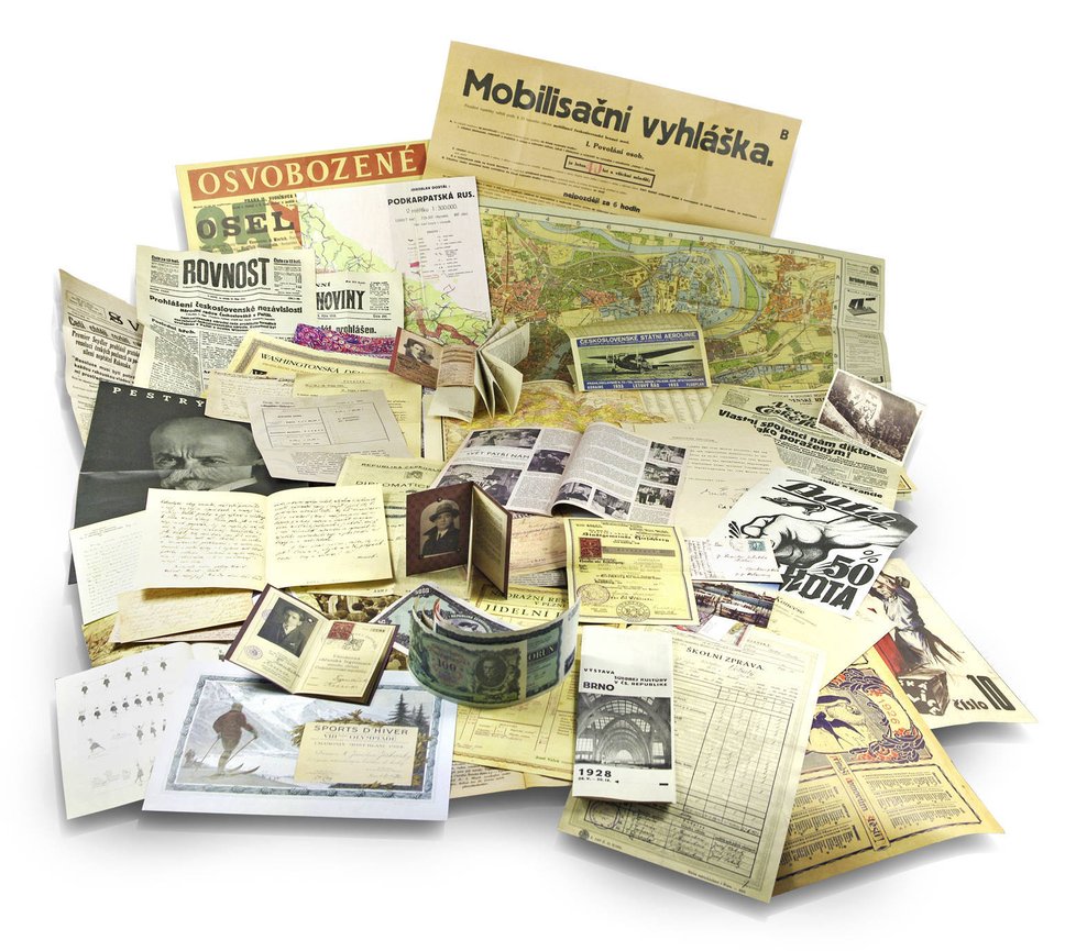 Výroční vydání knihy První republika 1918–1938 s 59 vloženými artefakty a zvukovým CD se 47 unikátními historickými nahrávkami je víc než jen obyčejnou knihou.