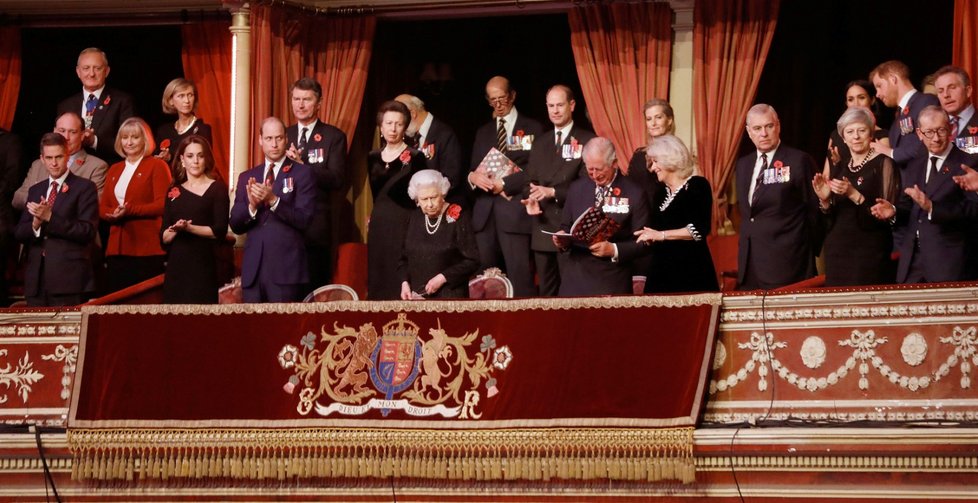 Stoleté výročí konce první světové války si v Royal Albert Hall připomněla také britská královská rodina.