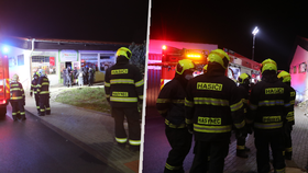 V úterý večer došlo v Psárech k výbuchu v tamním obchodě se smíšeným zbožím. Při explozi utrpěli zranění dva muži.