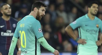 TRAPAS Barcelony! Messi jen ztrácel míče, Draxler si dělal srandu z beka