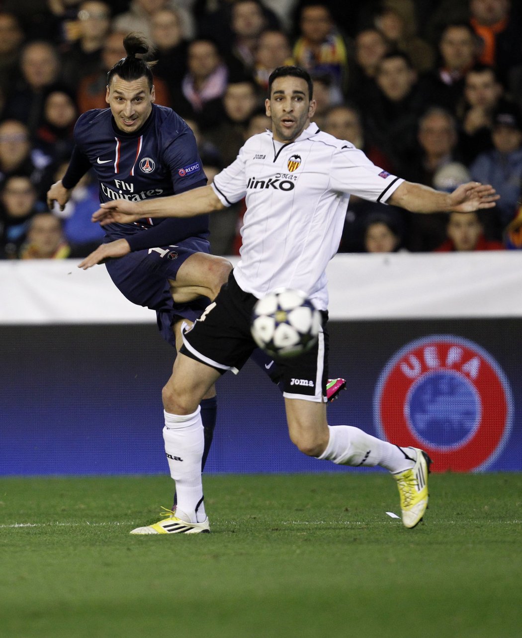 Zlatan Ibrahimovic se snažil, ale v tomto zápase nakonec gól nevstřelil.