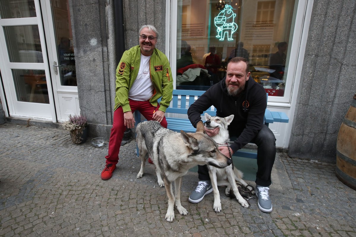 Křest psího kalendáře: Martin Zounar a Filip Blažek