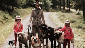 Rodina z Brna chová osmnáct psů všech různých ras