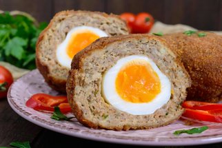Recepty z vařených vajec: Nejlepší chlebíčky, tlačenka i masové koule