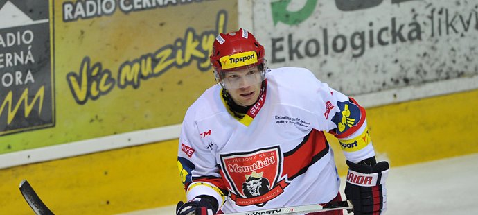 Devětatřicetiletý hokejový obránce František Ptáček, rekordman v počtu startů v extralize, bude v kariéře pokračovat v dresu Komety Brno